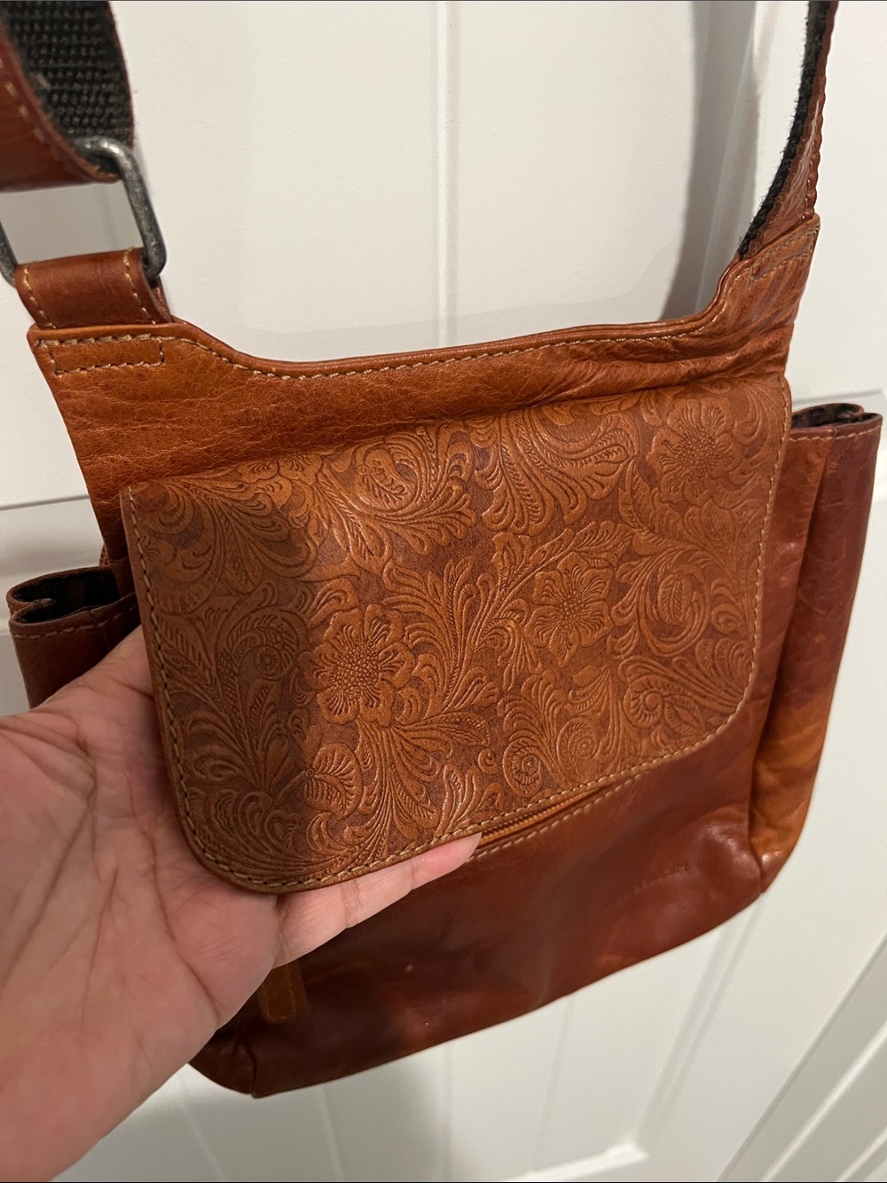 Jack George women brown leather crossbody bag. - Picture 8 of 14